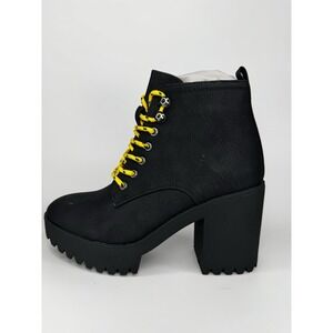 NWB Seven7 Womens Flatiron Platform Combat Boots 8 Black‎ Yellow Laces Army